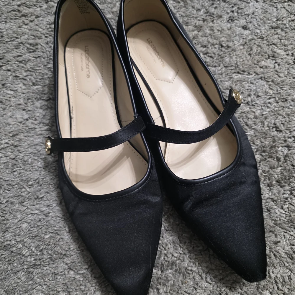 N/A stylish black
