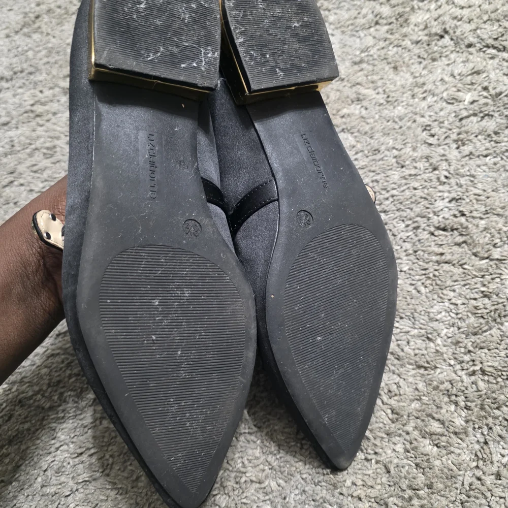 N/A stylish black