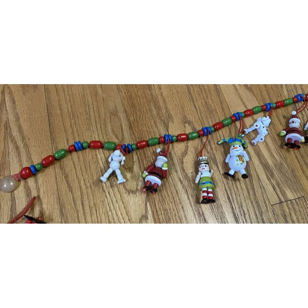 Vintage Christmas Wood Wooden Beaded Santa Toy Chest Dangling Garland String 6ft
