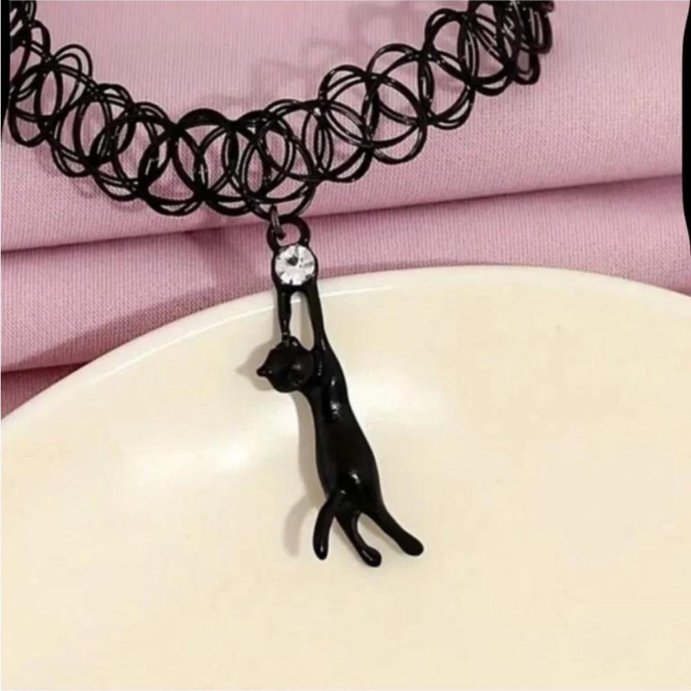 N/A elegant black