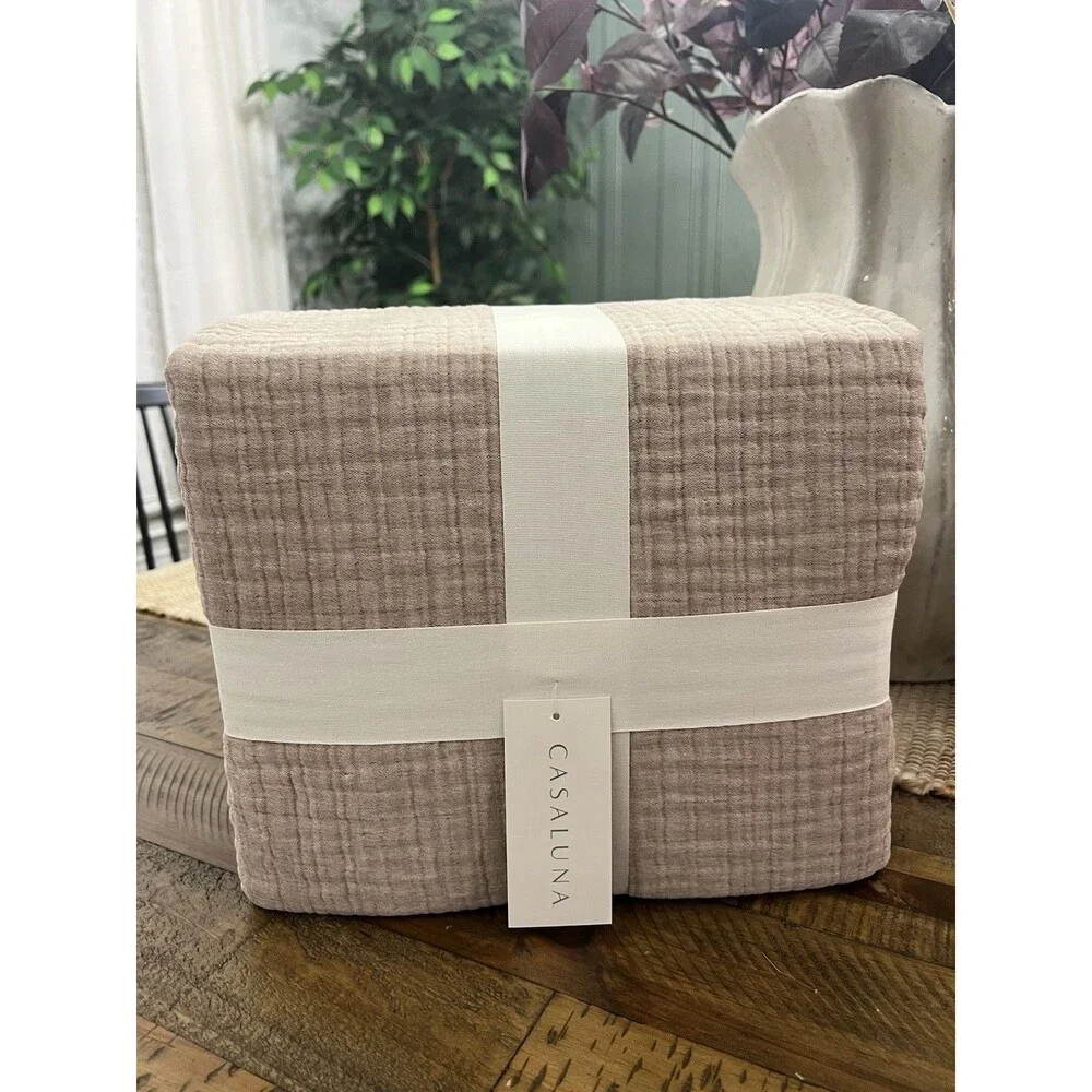 Casaluna brand new