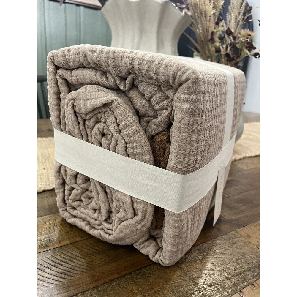 Casaluna brand new