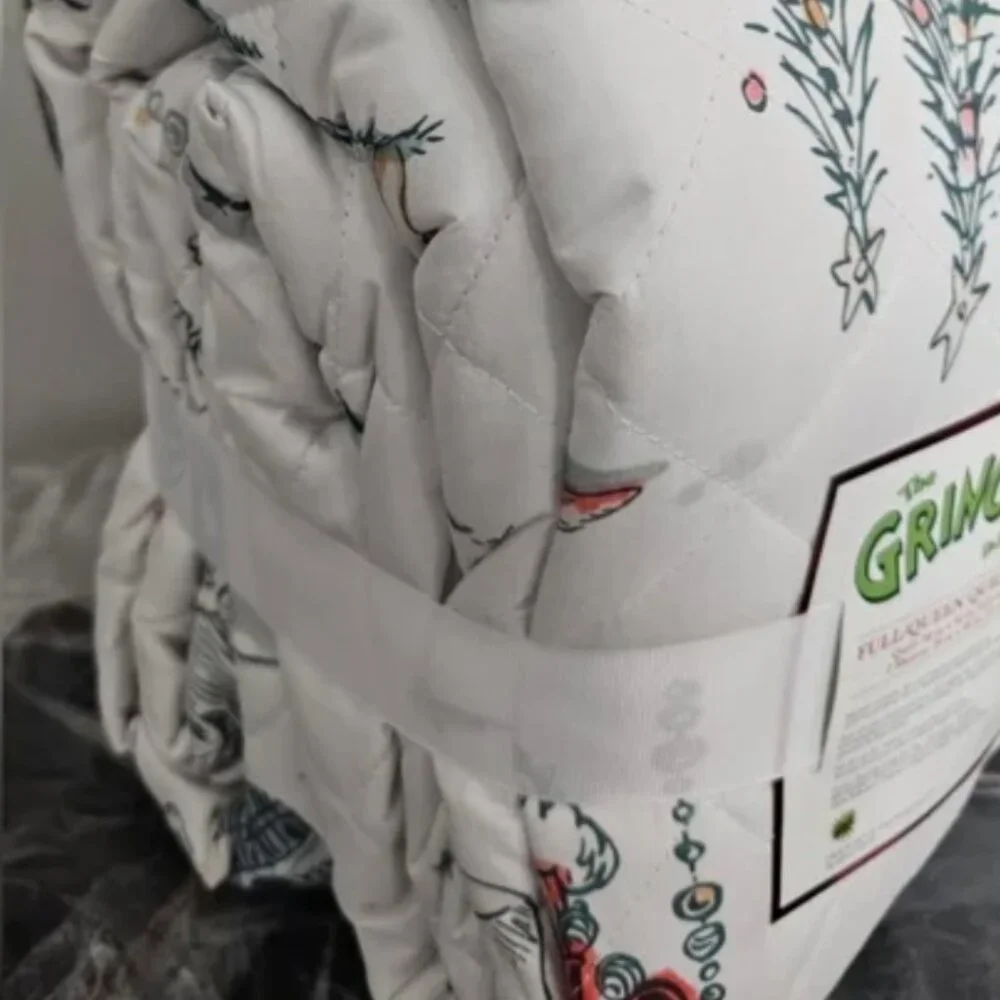 NWT The GRINCH Quilt Set Full/Queen