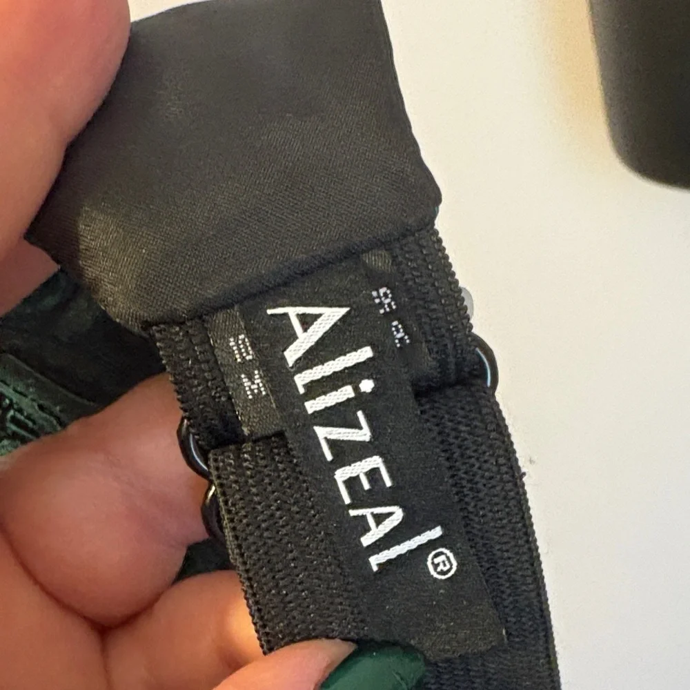 Alizeal green black