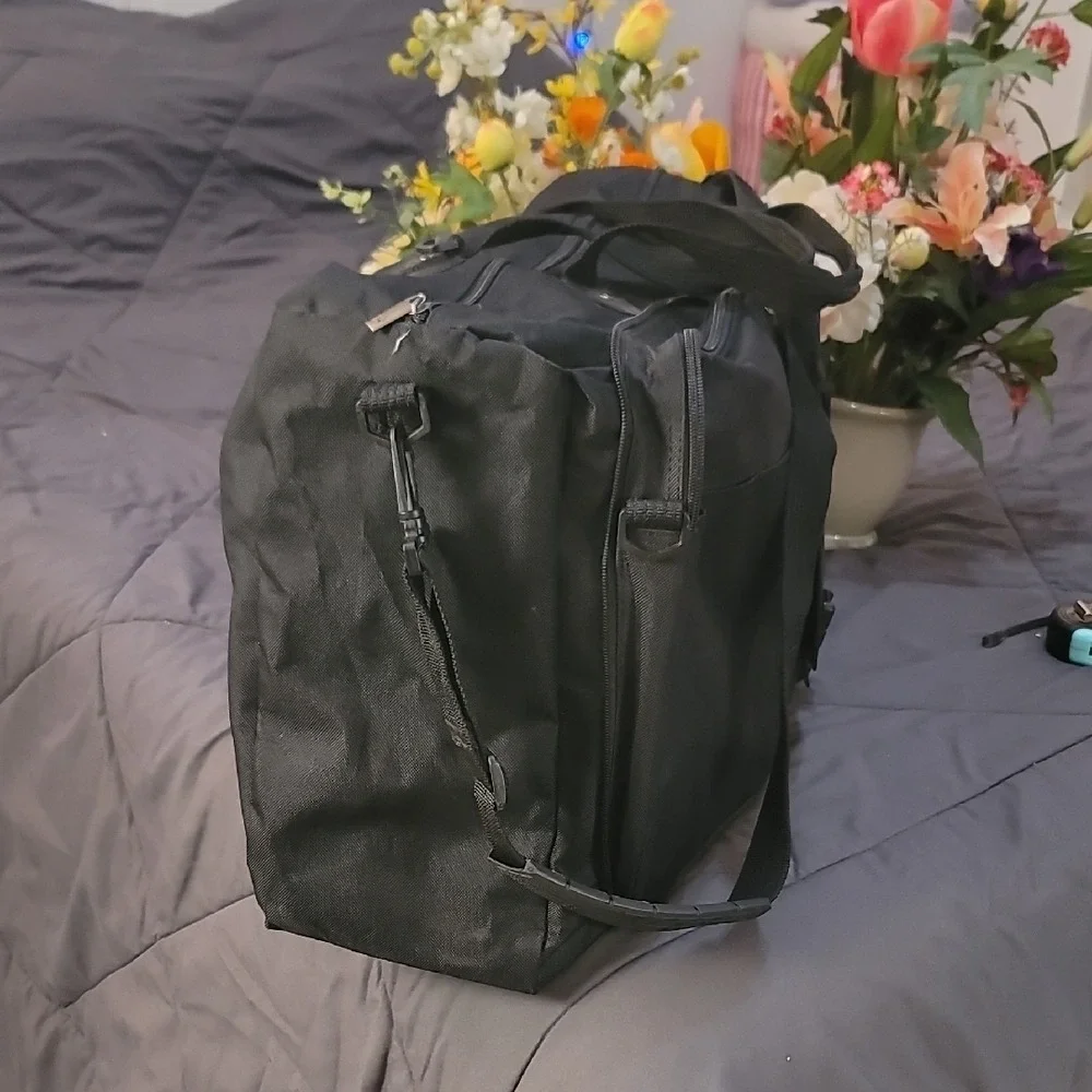 American Tourister elegant black