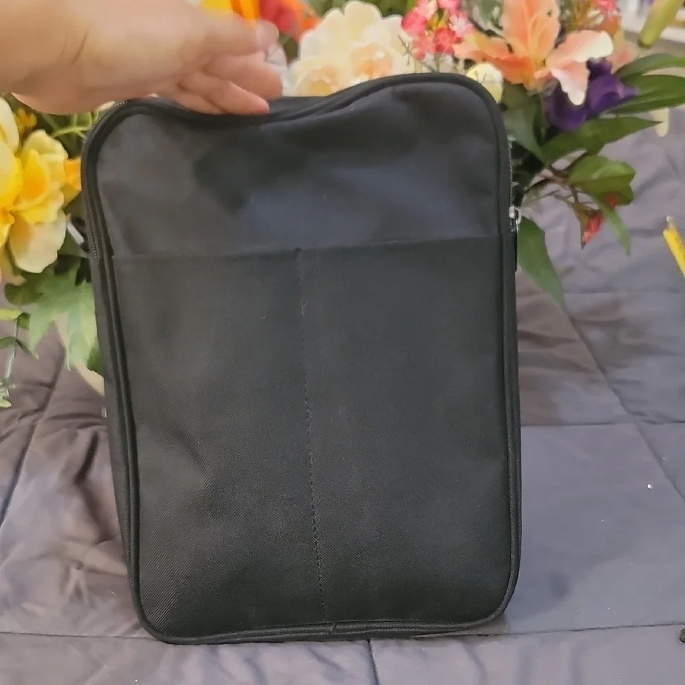 American Tourister elegant black