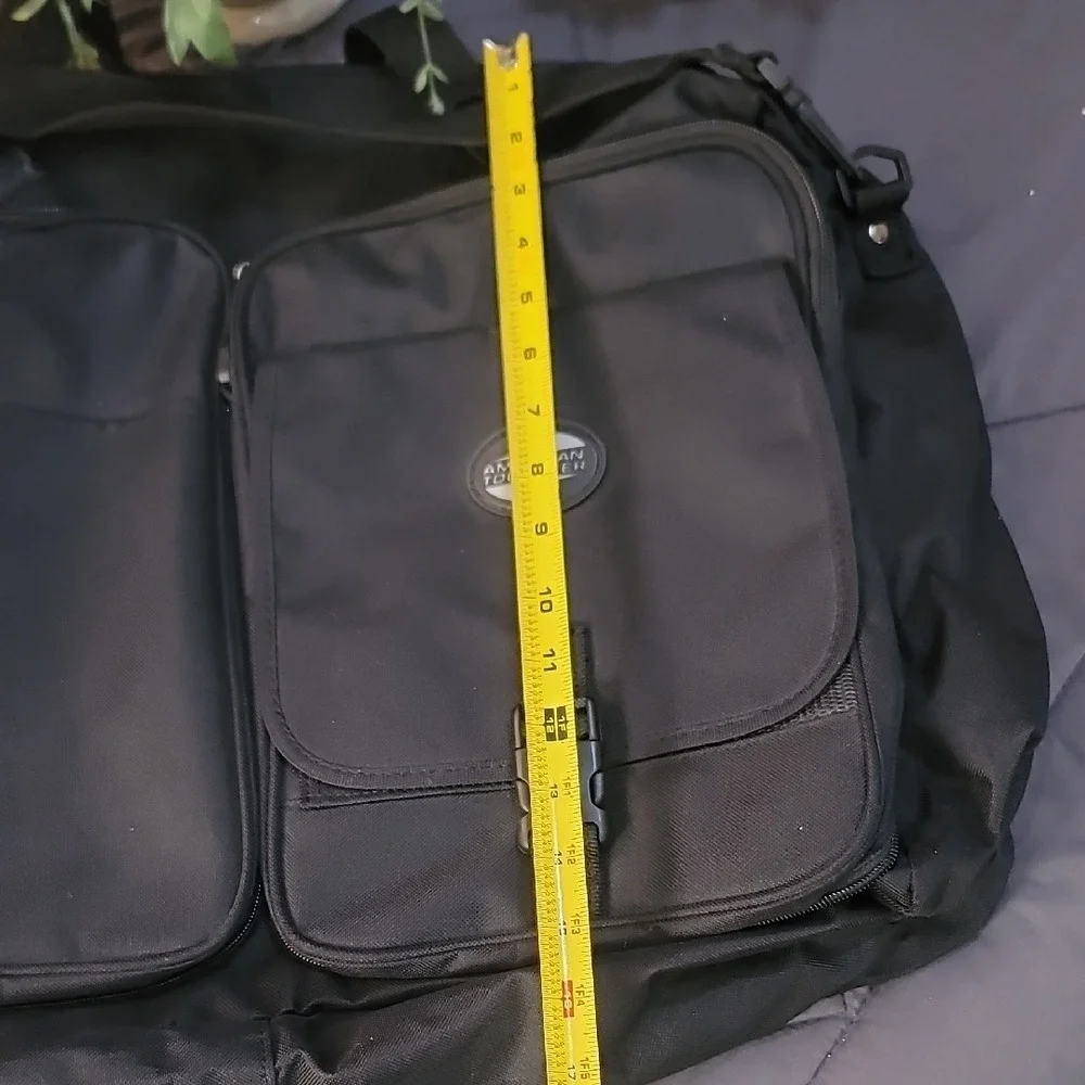 American Tourister elegant black