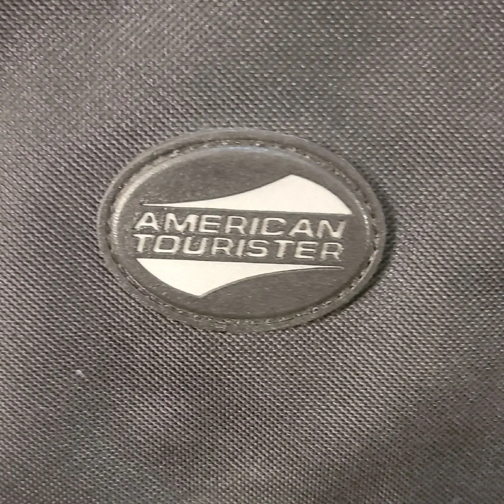American Tourister elegant black