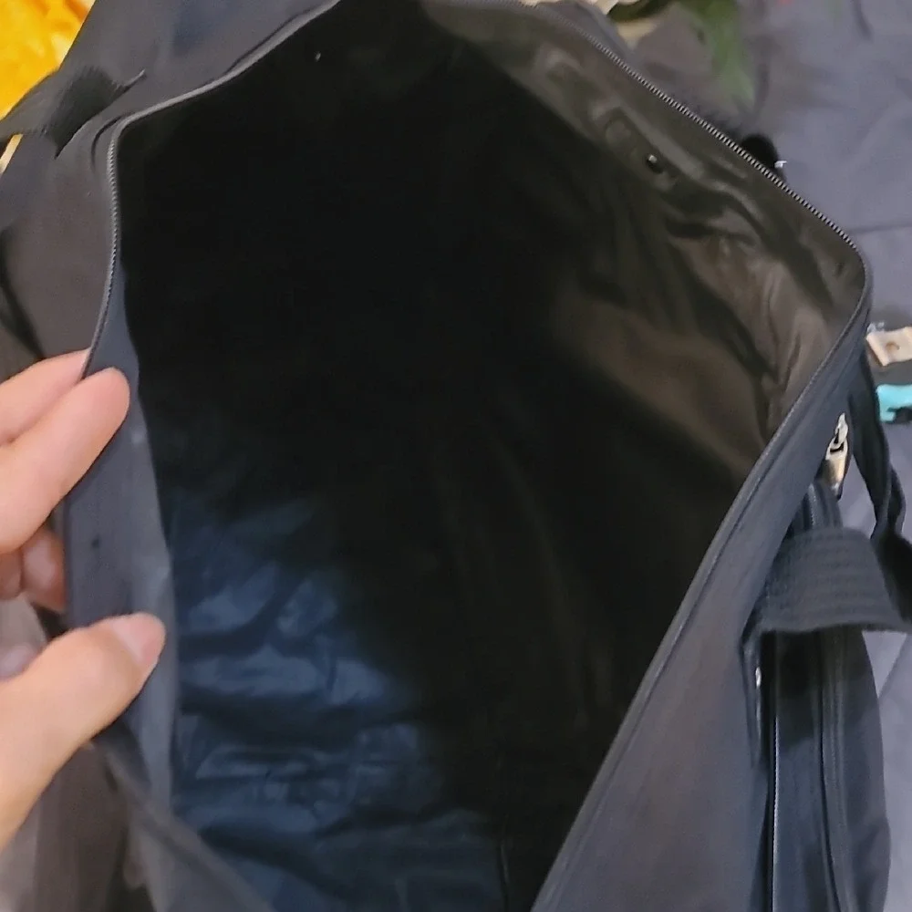American Tourister elegant black