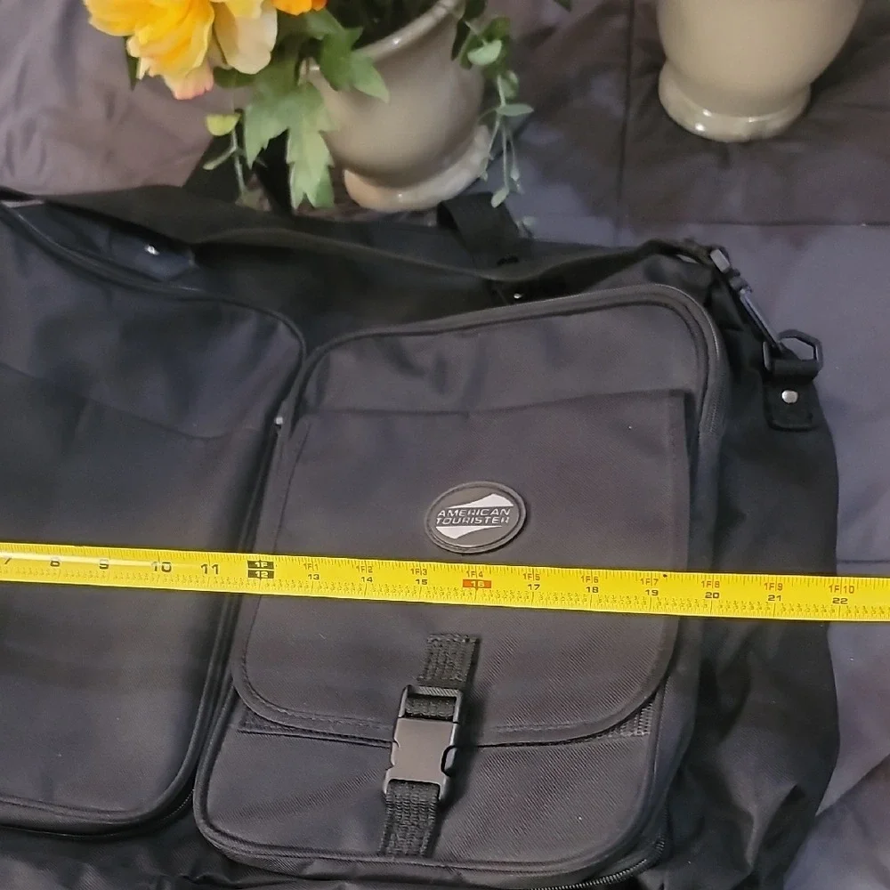 American Tourister elegant black