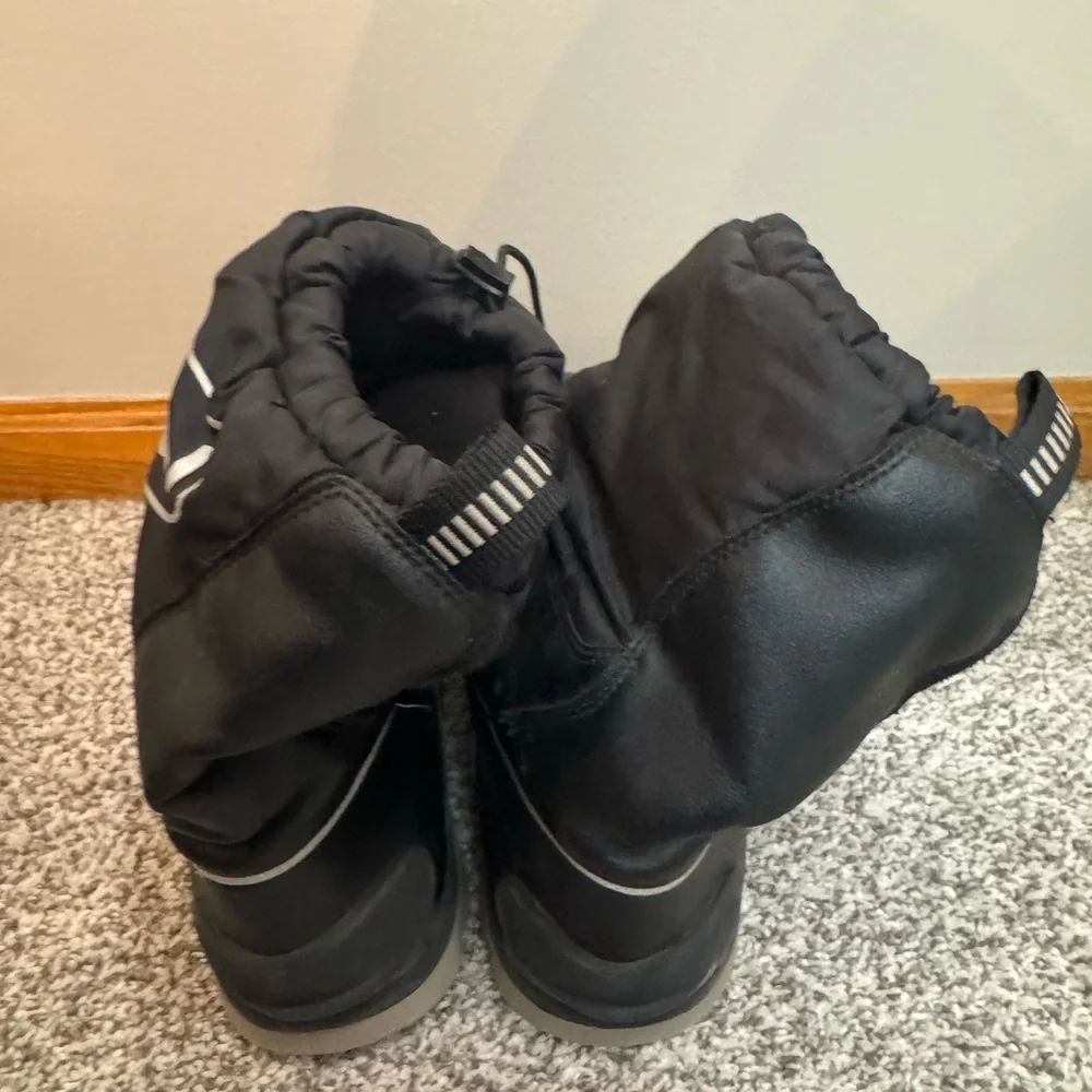 Keen boots snow