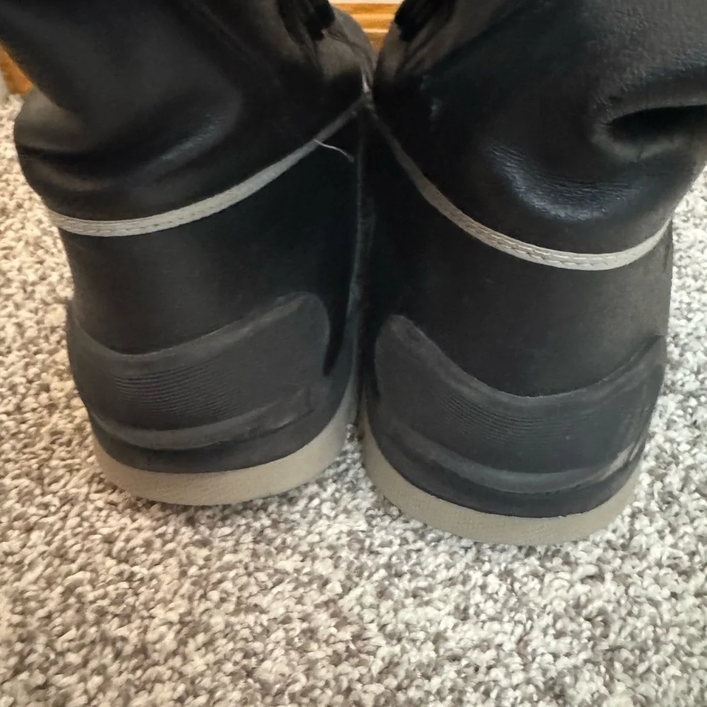 Keen boots snow