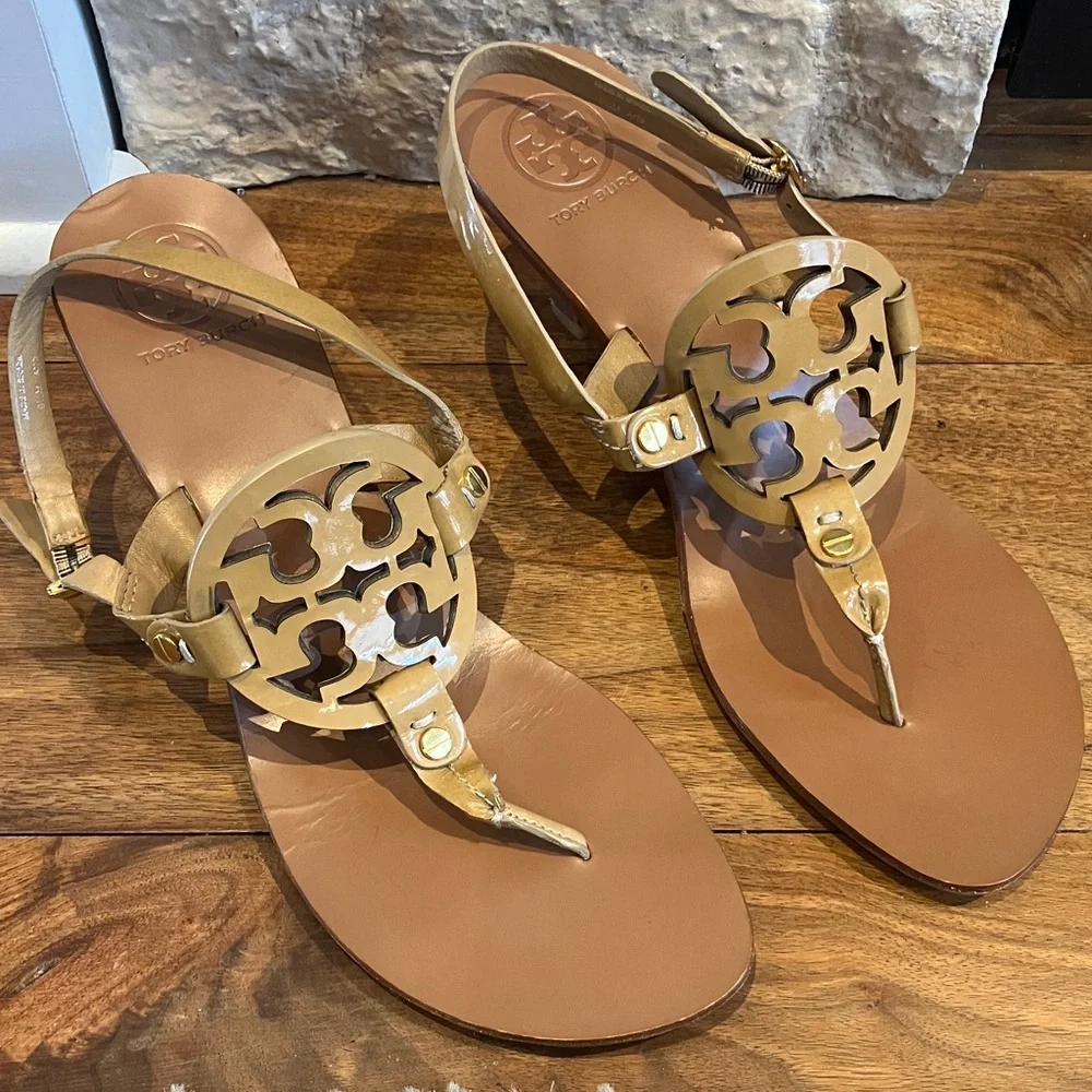 Tory Burch Holly Logo Kitten Heels