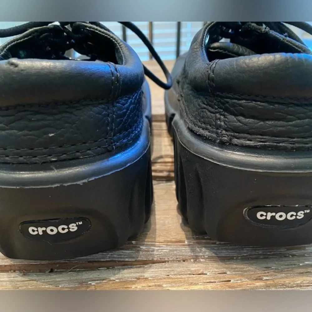 Crocs Axle Lace Up Black on Black Men’s 3 Women’s 5 Leather Upper Duck‎ Shoes