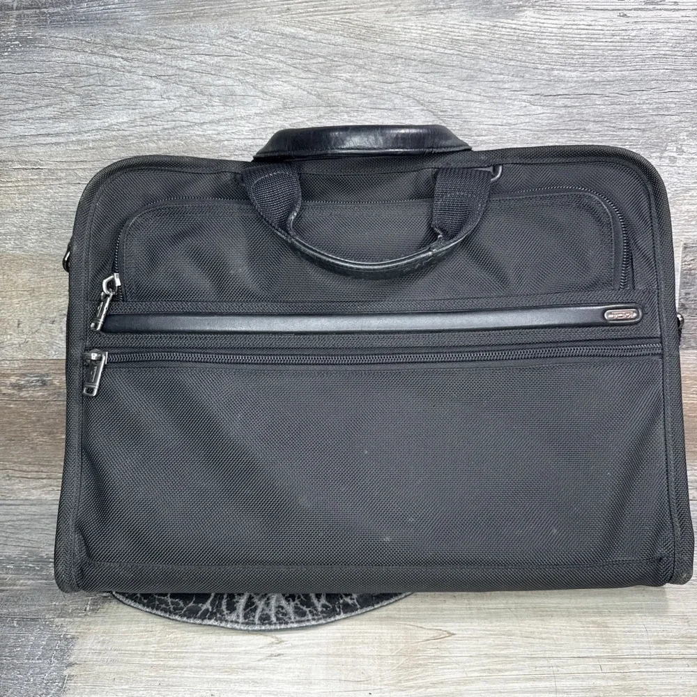 Tumi good preowned