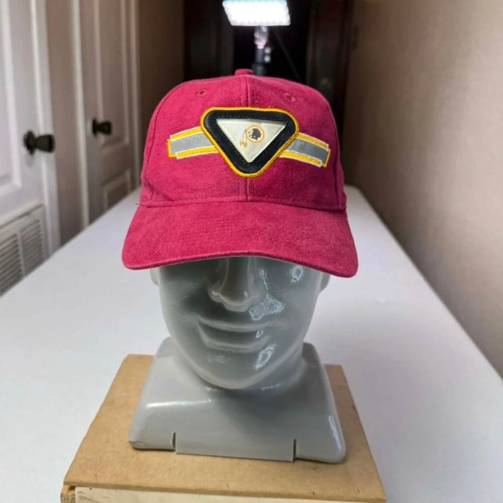 Vintage Sports Specialties Side Wave Snapback Triangle Hat Washington Redskins