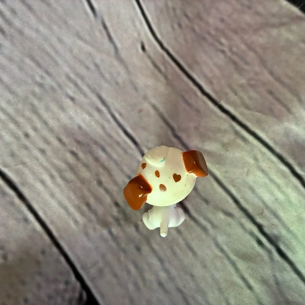 Littlest Pet Shop item has