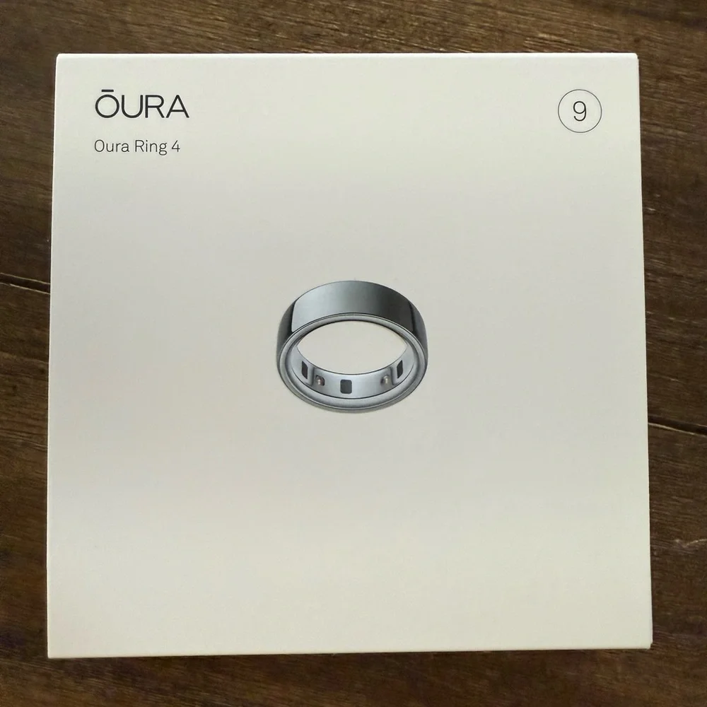 Oura Ring 4 Silver Size 9 + Sizing Kit – Excellent Condition
