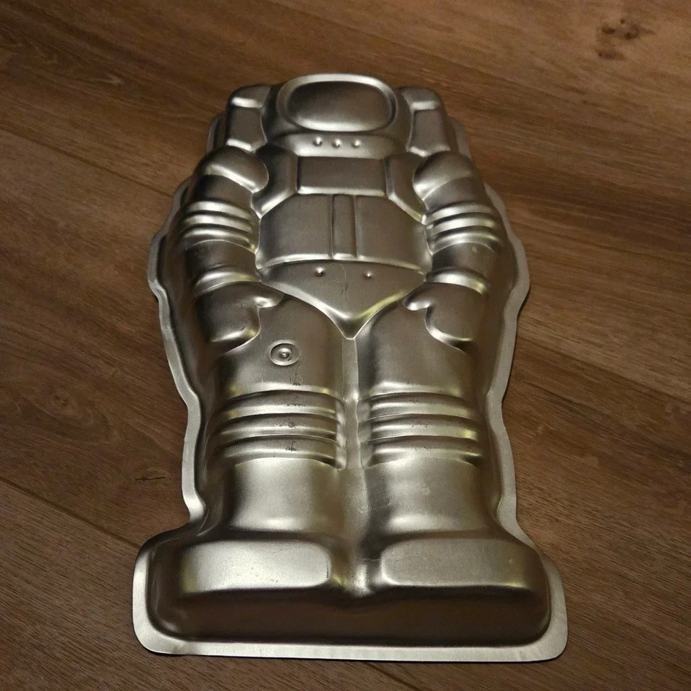 1978 Wilton Astronaut Cake Pan Space‎ Galaxy Baking Mold 502 2098