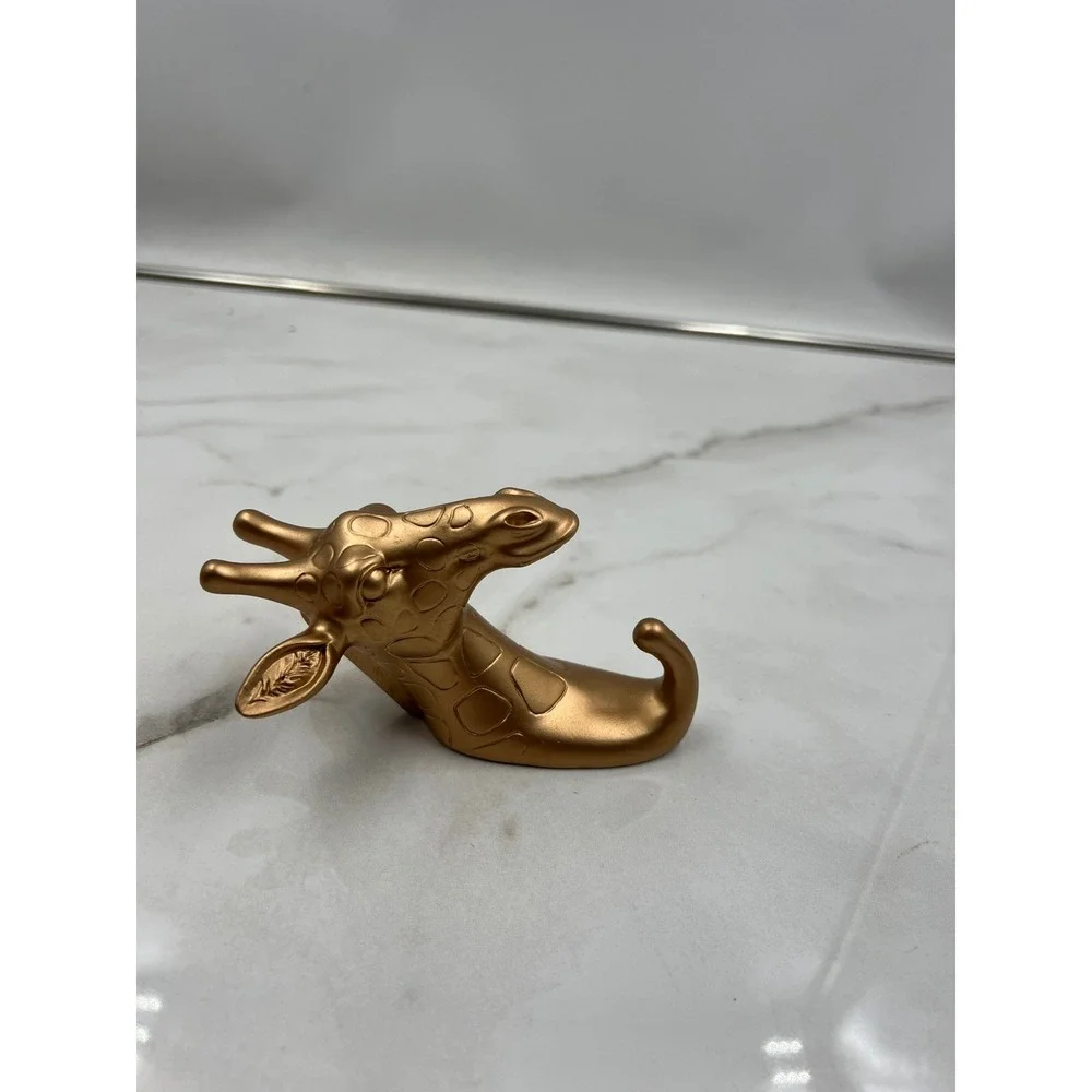 N/A gold giraffe