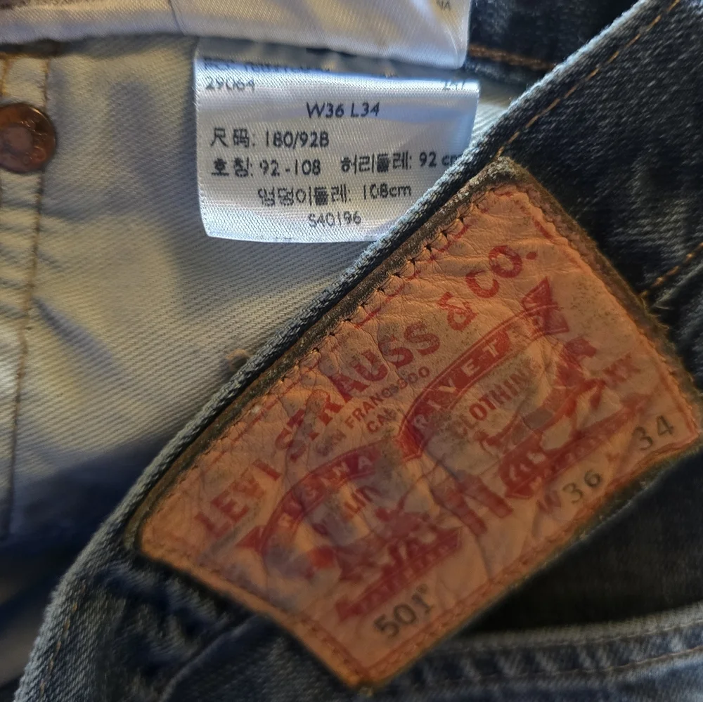 Levis jeans can