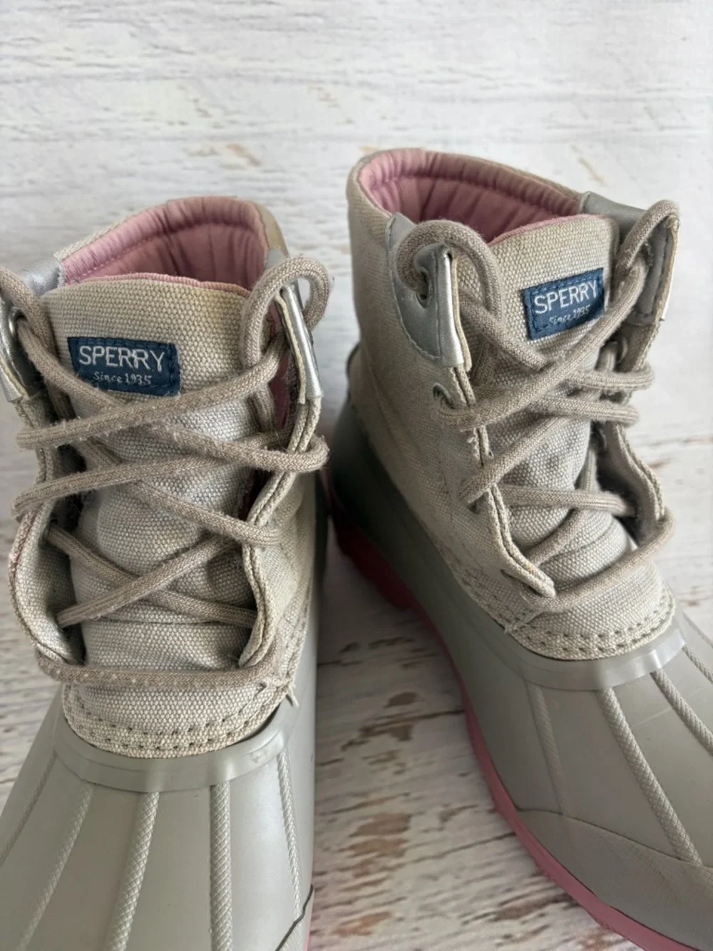 Sperry lace up