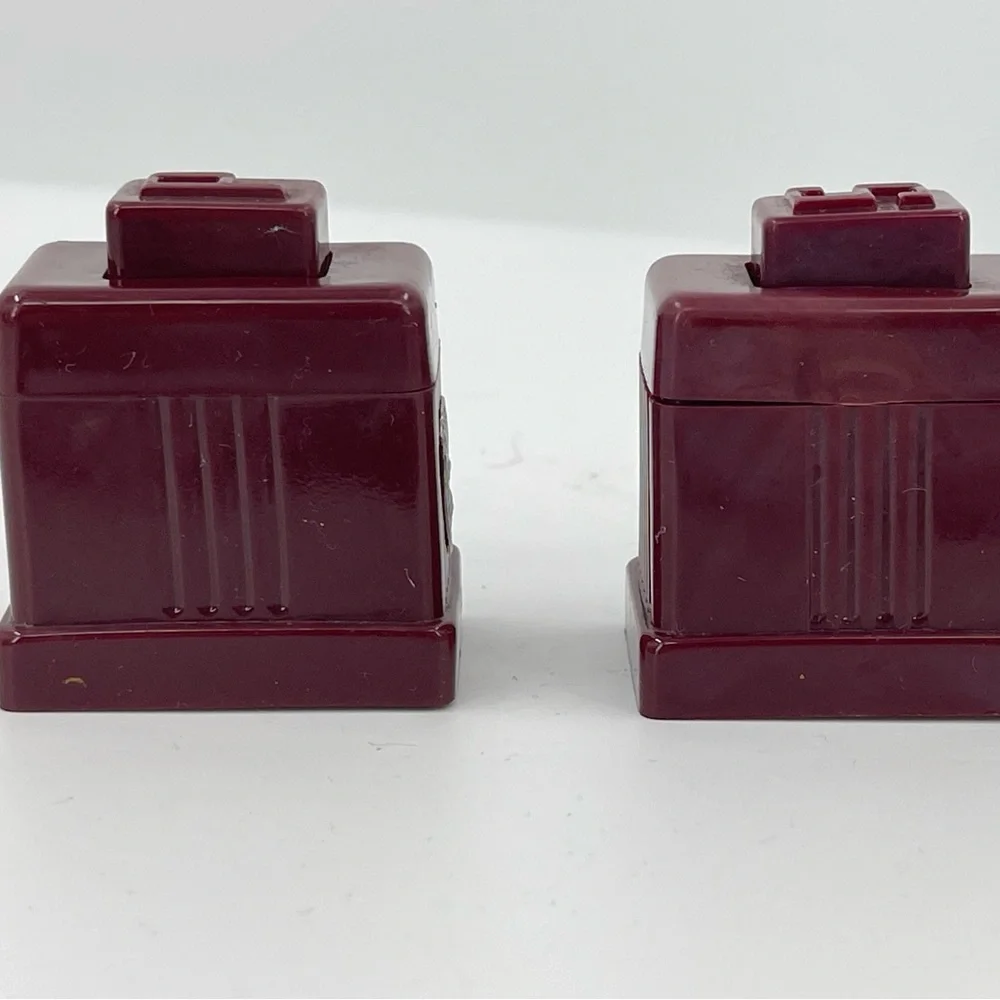 Carvanite NY Statue of Liberty Plastic Salt & Pepper‎ Shaker Set 1950's Vintage