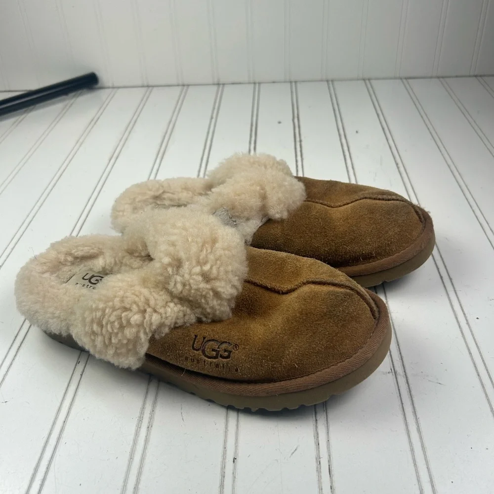 UGG classic slide