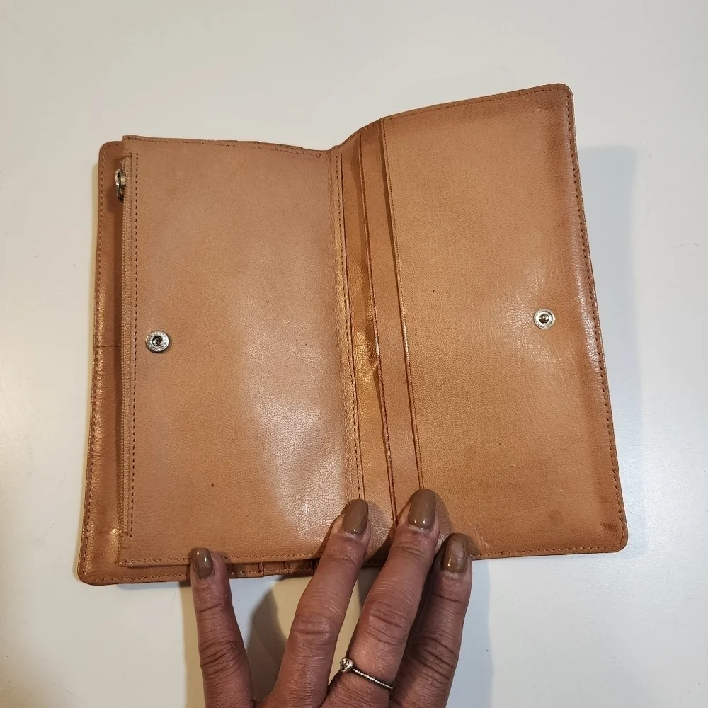 Tusk leather wallet