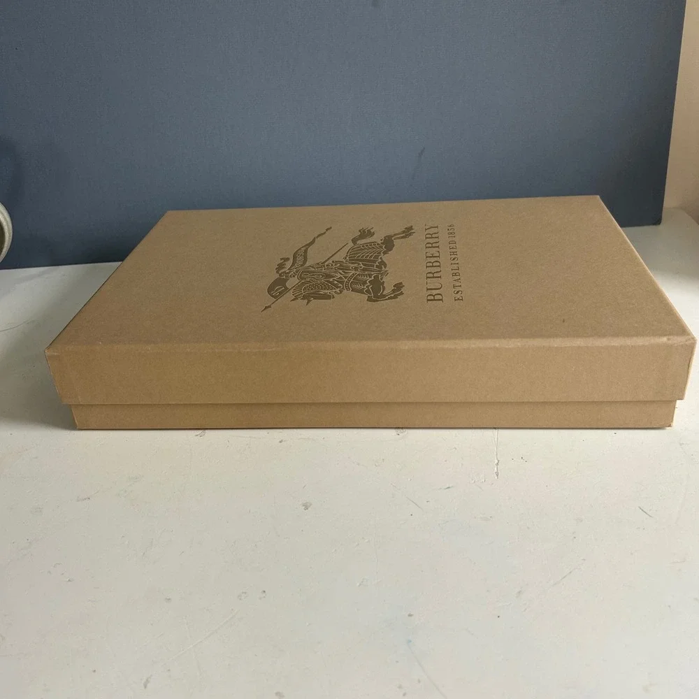 Burberry authentic presentation