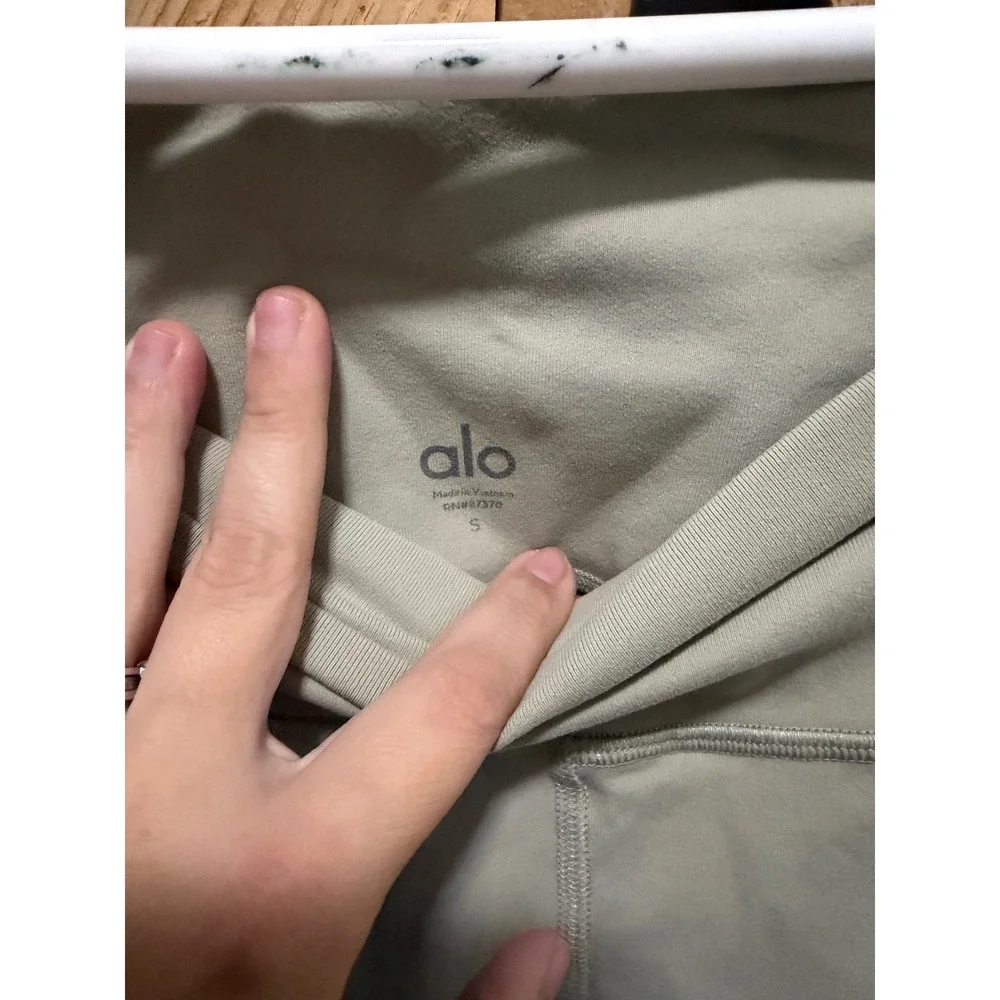 ALO Yoga feel yoga green
