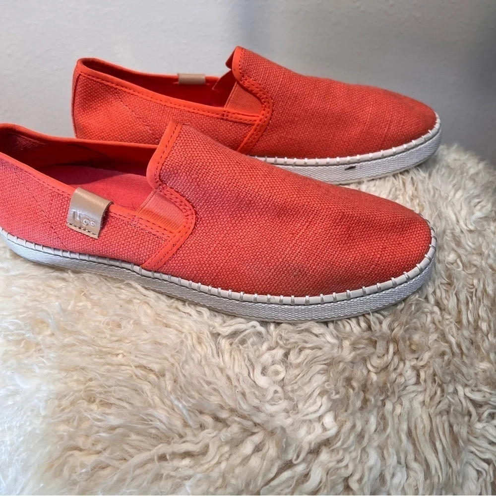 UGG coral canvas