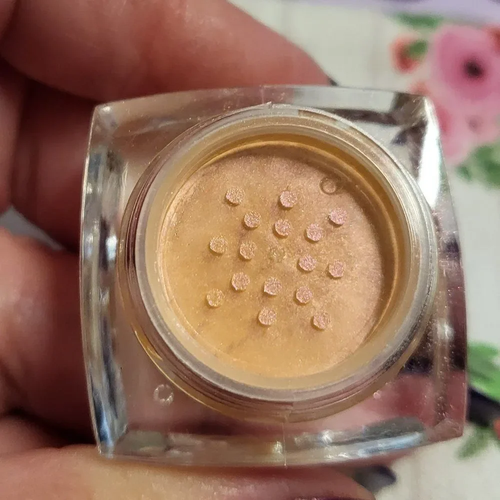 N/A lique cheek