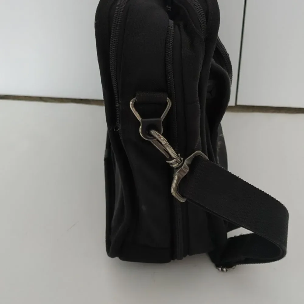 Tumi tons zippered