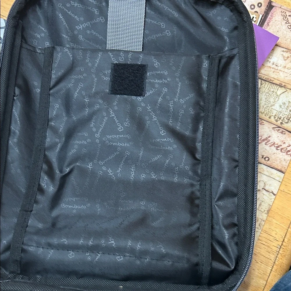 Bombata construction zip case