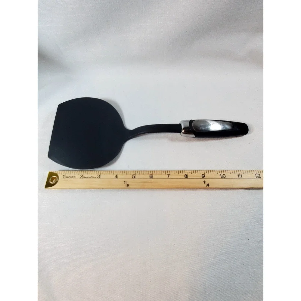 The Unbranded Brand black silicone