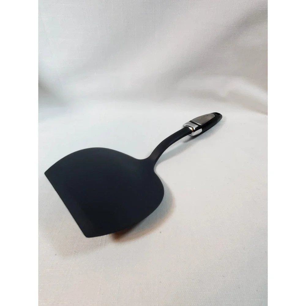 The Unbranded Brand black silicone