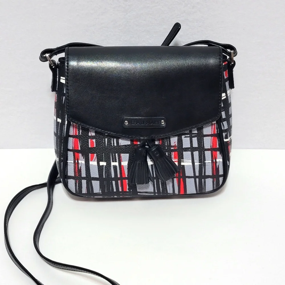 Vera‎ Bradley Stylish Black and Red Crossbody Bag P195