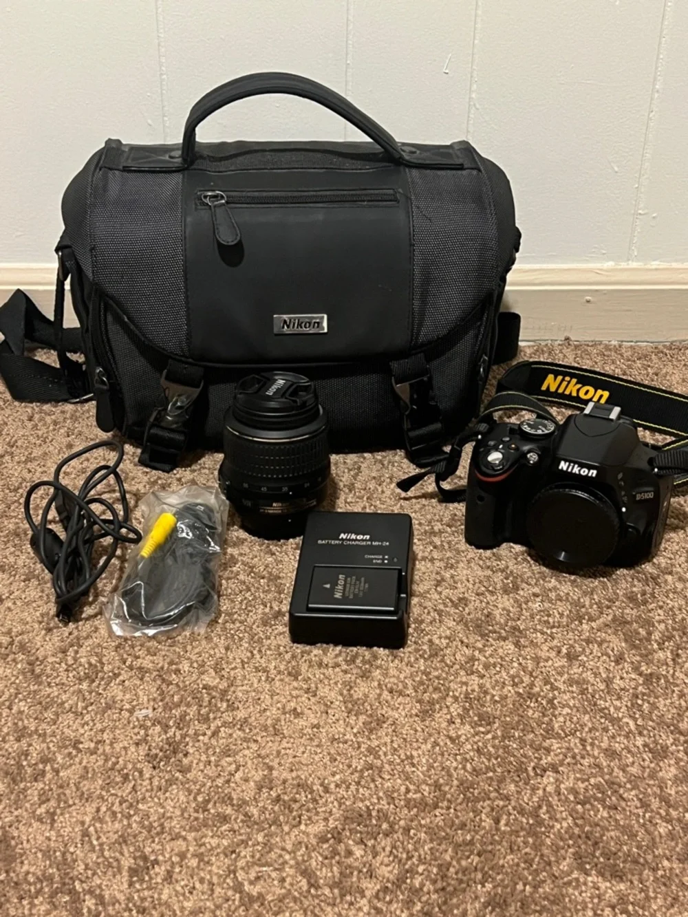 Nikon D5100 Camera Kit with Bag, Lens & Charger