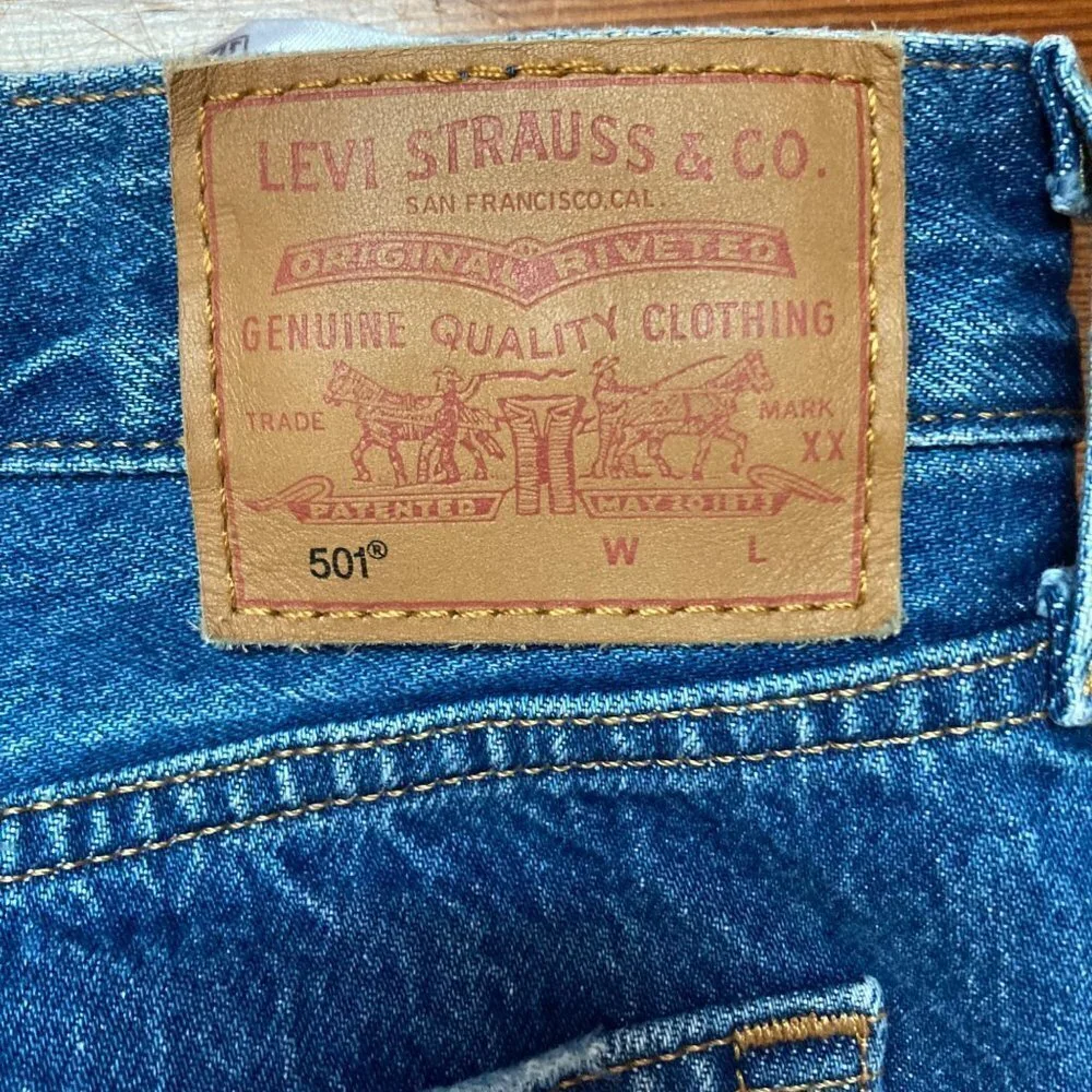 Levis 501XX Button Fly Jeans 34 x 30 Distressed 100% Cotton Medium Wash