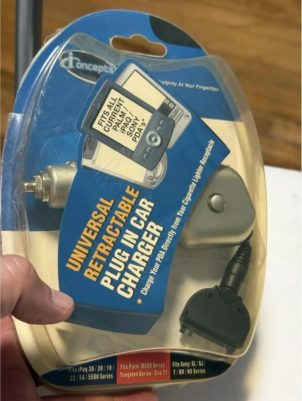 I Concepts Universal Car Charger For Palm And Sony