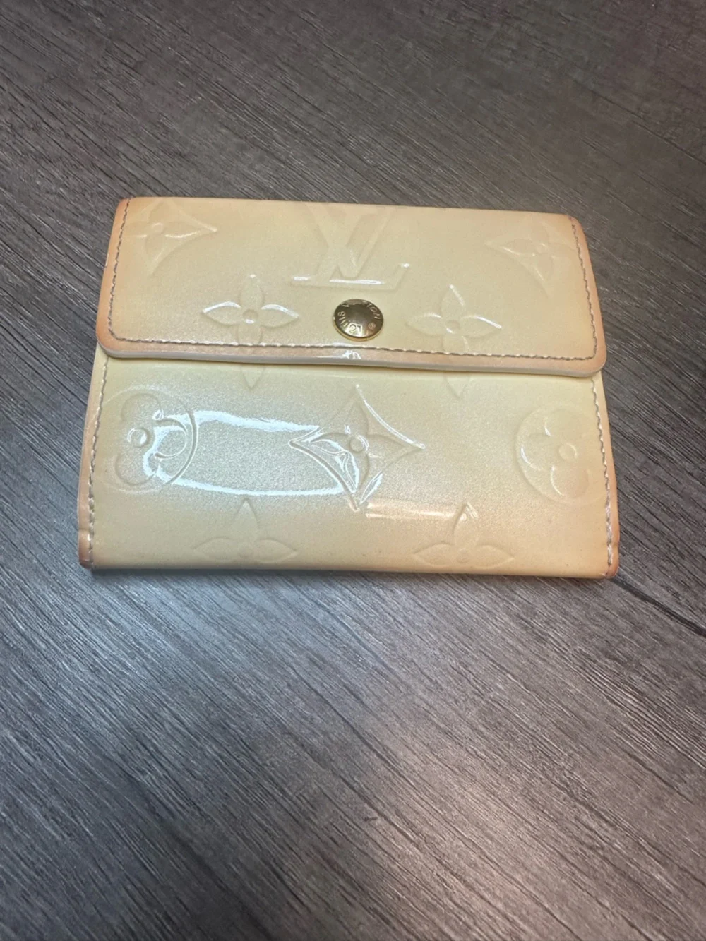 Louis Vuitton compact louis