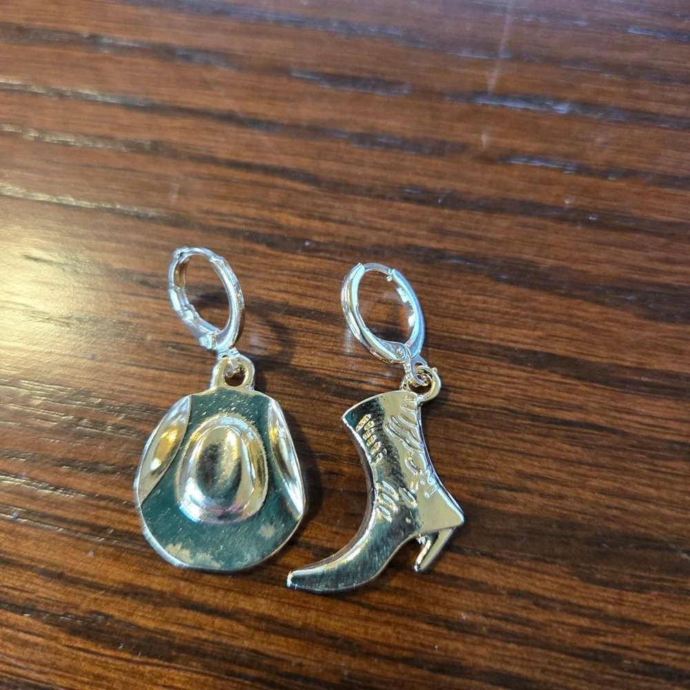 Western Gold Cowgirl Charm Earring Set | Classic Hat & Boot Clip-On Charms