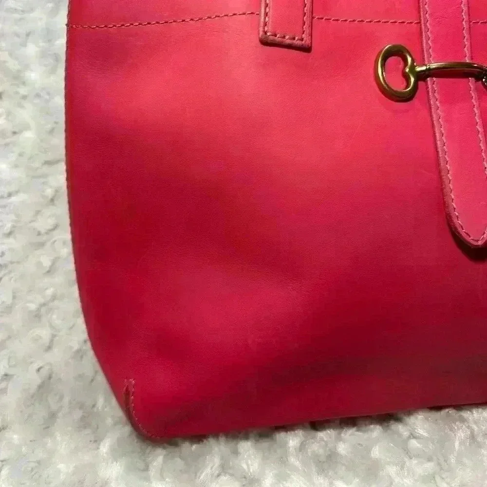 fuchsia stain •key