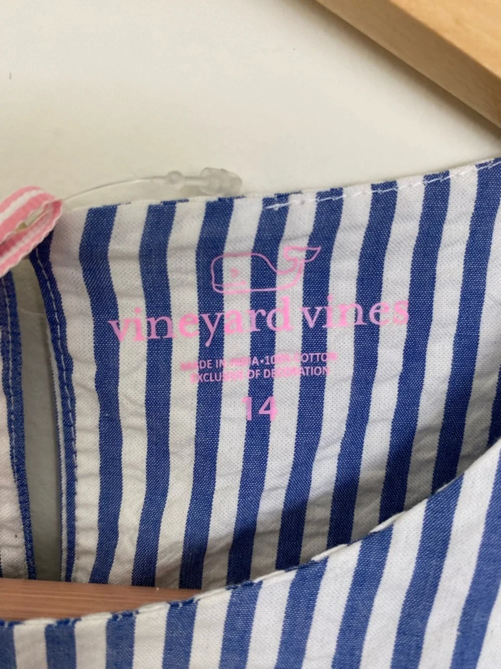 Vineyard Vines new tags