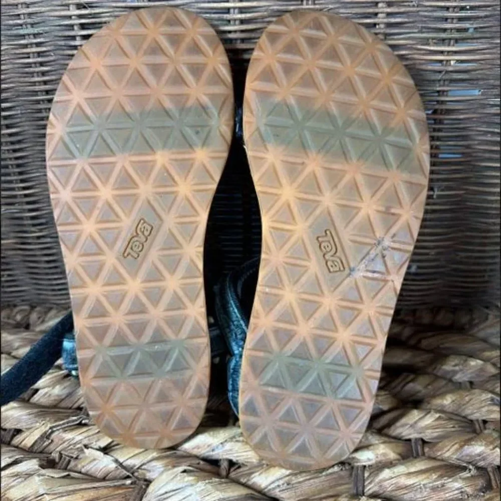 Teva gently used