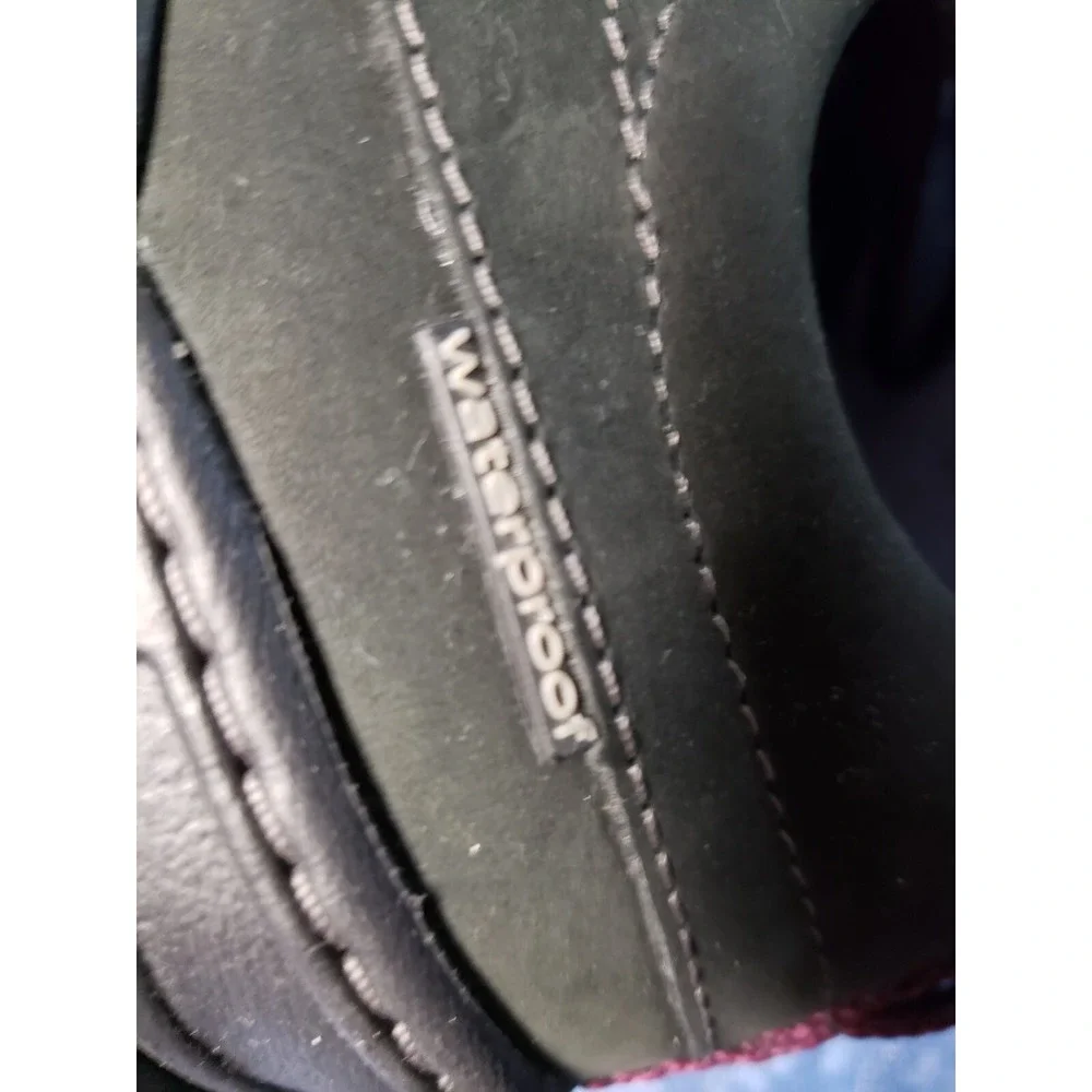 Clarks slightly used