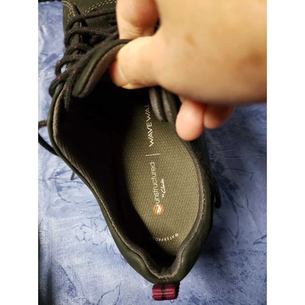 Clarks slightly used