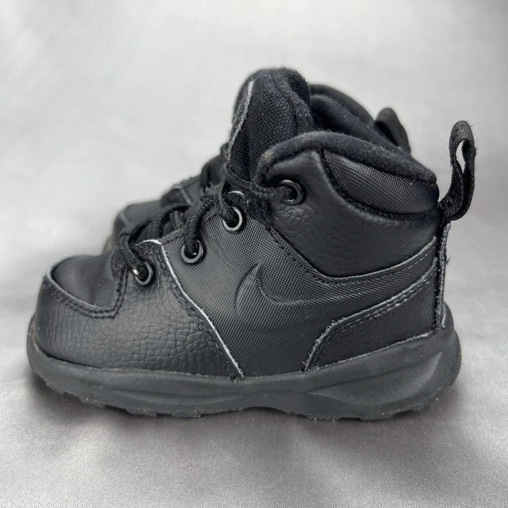 Nike manoa leather