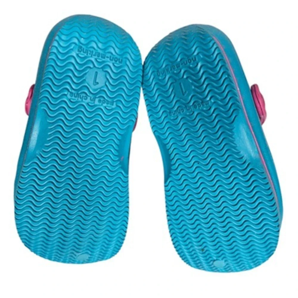 SG Footwear step into